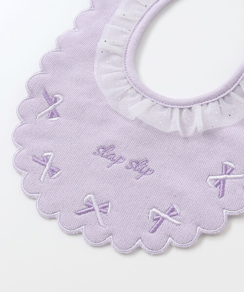 SLAP SLIP BABY（スラップスリップベビー）の「縁刺しゅうスカラップラメチュール襟フリルスタイベビー（スタイ/よだれかけ・キッズ・パープル/ピンク・FREE）」の9枚目の写真