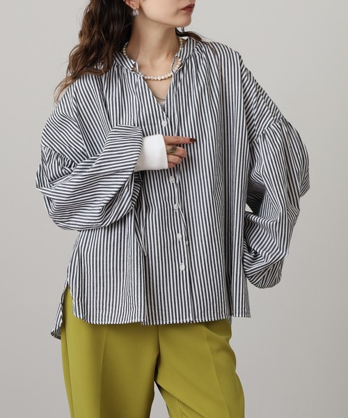 OMNES(オムネス)の「製品洗いブロード袖口リブギャザーシャツ(シャツ/ブラウス・レディース・グレー系その他/ライトブルー/ブルー系その他/ライトグレー/ホワイト/ブラック系その他・FREE)」の3枚目の写真