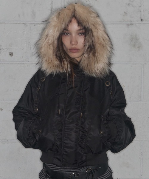 FANCY CLUB（ファンシークラブ）の「【FANCY CLUB】EYELET FUR MA-1 / 【ファンシークラブ】アイレットファーＭＡ-1（MA-1・レディース・ブラック/バーガンディー・ONE SIZE）」の6枚目の写真