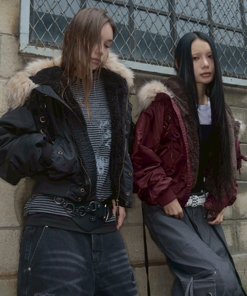 FANCY CLUB（ファンシークラブ）の「【FANCY CLUB】EYELET FUR MA-1 / 【ファンシークラブ】アイレットファーＭＡ-1（MA-1・レディース・ブラック/バーガンディー・ONE SIZE）」の4枚目の写真