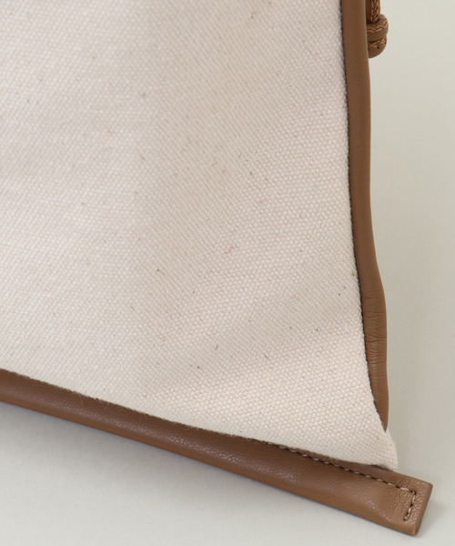 CONVERSE TOKYO（コンバーストウキョウ）の「CANVAS GATHERED TOTE BAG（トートバッグ・レディース・ベージュ/ブラック/ブラック系その他・FREE）」の19枚目の写真