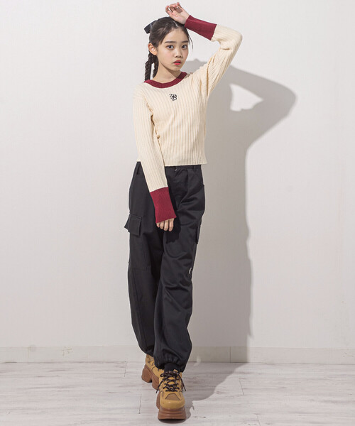 ZIDDY（ジディ）の「バイカラーリブニット(130~160cm)（ニット/セーター・キッズ・オフホワイト/グレー・130cm/150cm/140cm/FREE）」の6枚目の写真