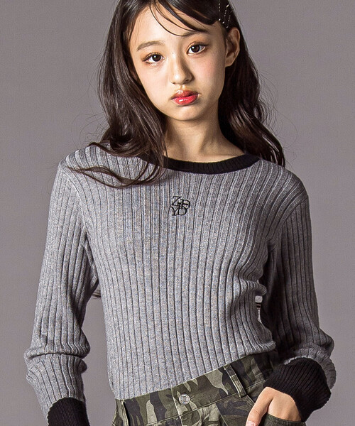 ZIDDY（ジディ）の「バイカラーリブニット(130~160cm)（ニット/セーター・キッズ・オフホワイト/グレー・130cm/150cm/140cm/FREE）」の8枚目の写真