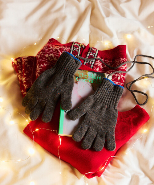 FREAK'S STORE（フリークスストア）の「WOOL EASY SLIT GLOVE ウール イージーグローブ スマホ対応スリット付き（手袋・メンズ・グレー/ナチュラル/ブラック・ONE SIZE）」の2枚目の写真