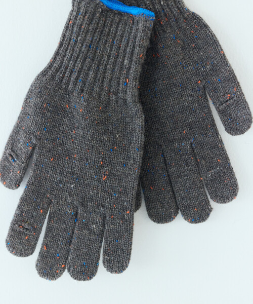 FREAK'S STORE(フリークスストア)の「WOOL EASY SLIT GLOVE ウール イージーグローブ スマホ対応スリット付き(手袋・メンズ・グレー/ナチュラル/ブラック・ONE SIZE)」の8枚目の写真