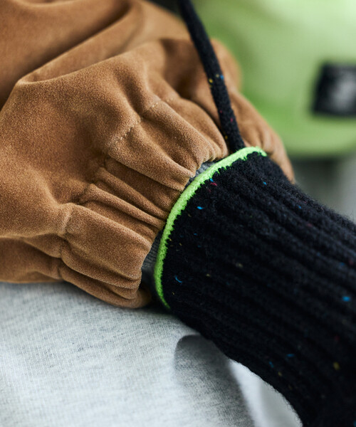 FREAK'S STORE(フリークスストア)の「WOOL EASY SLIT GLOVE ウール イージーグローブ スマホ対応スリット付き(手袋・メンズ・グレー/ナチュラル/ブラック・ONE SIZE)」の22枚目の写真
