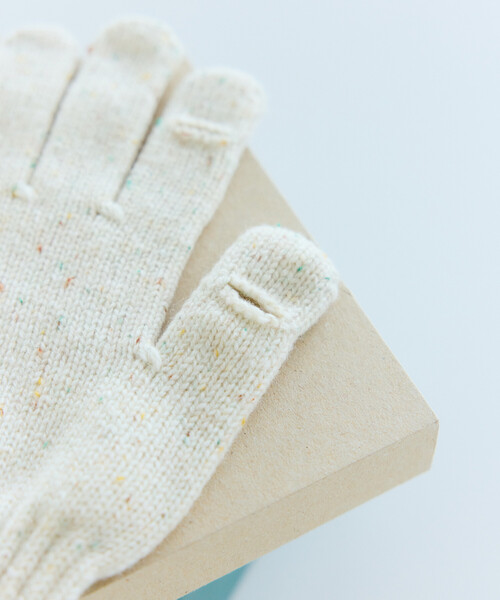 FREAK'S STORE（フリークスストア）の「WOOL EASY SLIT GLOVE ウール イージーグローブ スマホ対応スリット付き（手袋・メンズ・グレー/ナチュラル/ブラック・ONE SIZE）」の8枚目の写真