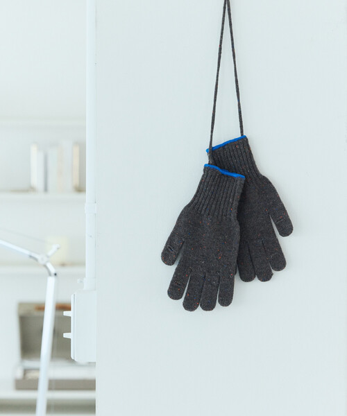 FREAK'S STORE（フリークスストア）の「WOOL EASY SLIT GLOVE ウール イージーグローブ スマホ対応スリット付き（手袋・メンズ・グレー/ナチュラル/ブラック・ONE SIZE）」の14枚目の写真