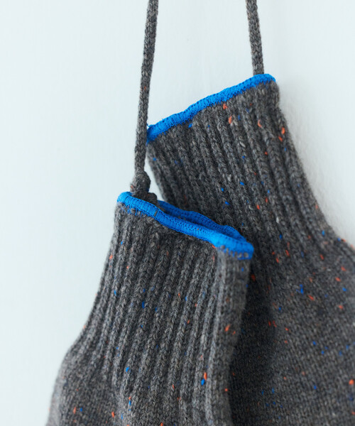 FREAK'S STORE（フリークスストア）の「WOOL EASY SLIT GLOVE ウール イージーグローブ スマホ対応スリット付き（手袋・メンズ・グレー/ナチュラル/ブラック・ONE SIZE）」の18枚目の写真