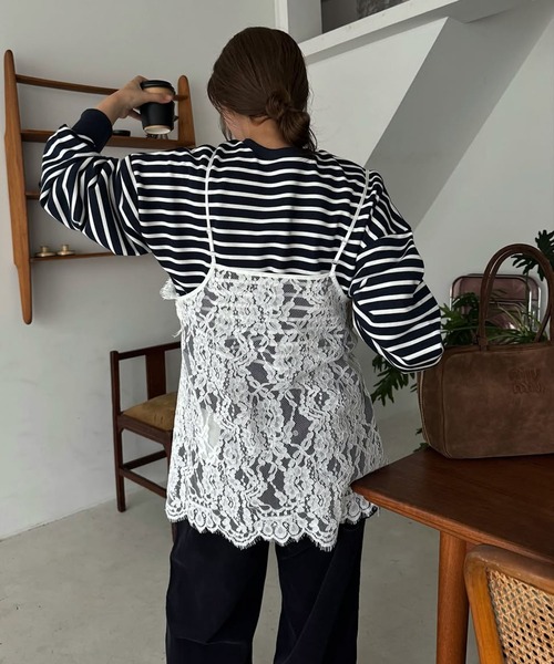 WILLFULLY（ウィルフリー）の「border logo print cropped sweat tops（スウェット・レディース・ネイビー/ホワイト/ライム・FREE）」の10枚目の写真