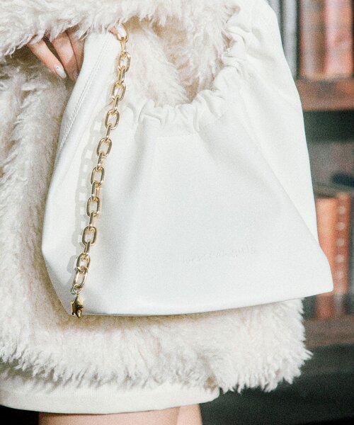 OLIVE des OLIVE（オリーブデオリーブ）の「【ふたばコラボ企画】チェーンホーボーバッグ（ショルダーバッグ・レディース・ダークブラウン/アイボリー/サックスブルー・FREE）」の5枚目の写真