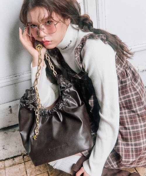 OLIVE des OLIVE（オリーブデオリーブ）の「【ふたばコラボ企画】チェーンホーボーバッグ（ショルダーバッグ・レディース・ダークブラウン/アイボリー/サックスブルー・FREE）」の22枚目の写真