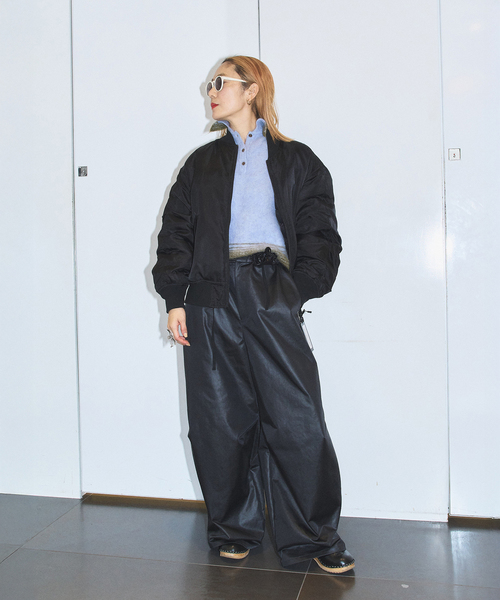 DAIWA PIER39（ダイワピア39）の「DAIWA PIER 39 TECH REVERSIBLE MA-1 INNER BW-43025W：ダウンジャケット（ダウンジャケット/コート・レディース・ブラック・MEDIUM）」の2枚目の写真