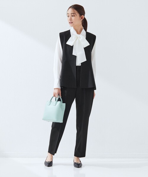 green label relaxing（グリーンレーベルリラクシング）の「［size SHORT/TALLあり］パウドレ テーパード パンツ ウォッシャブル ストレッチ（スラックス・レディース・ネイビー/ブラック・TALL/46/44/42/40/38/36/34/SHORT）」の12枚目の写真