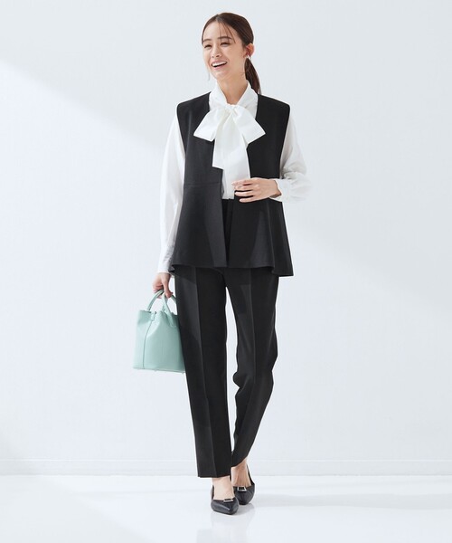 green label relaxing（グリーンレーベルリラクシング）の「［size SHORT/TALLあり］パウドレ テーパード パンツ ウォッシャブル ストレッチ（スラックス・レディース・ネイビー/ブラック・TALL/46/44/42/40/38/36/34/SHORT）」の14枚目の写真