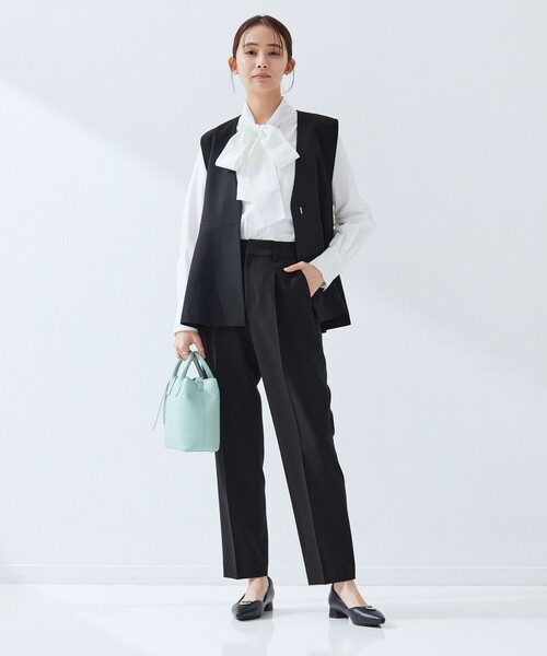 green label relaxing（グリーンレーベルリラクシング）の「［size SHORT/TALLあり］パウドレ テーパード パンツ ウォッシャブル ストレッチ（スラックス・レディース・ネイビー/ブラック・TALL/46/44/42/40/38/36/34/SHORT）」の16枚目の写真