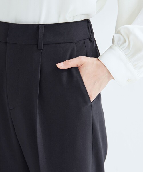 green label relaxing（グリーンレーベルリラクシング）の「［size SHORT/TALLあり］パウドレ テーパード パンツ ウォッシャブル ストレッチ（スラックス・レディース・ネイビー/ブラック・TALL/46/44/42/40/38/36/34/SHORT）」の11枚目の写真