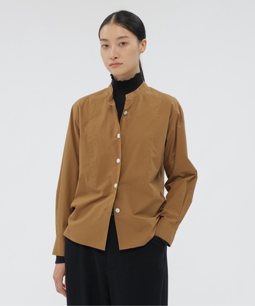 MARGARET HOWELL（マーガレットハウエル）の「COTTON WOOL POPLIN（シャツ/ブラウス・レディース・オフホワイト/マスタード・1/2）」の2枚目の写真