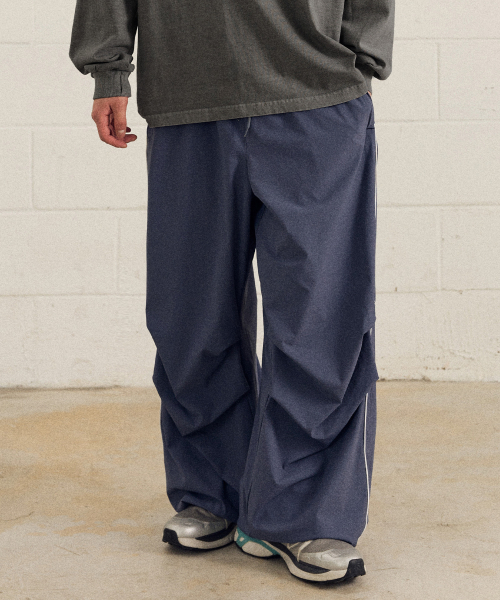 F.ILLUMINATE(フィルミネイト)の「ナイロンツーピンタックパイピングパンツ-ブルー(スウェットパンツ・レディース・その他・LARGE/MEDIUM/SMALL)」の4枚目の写真