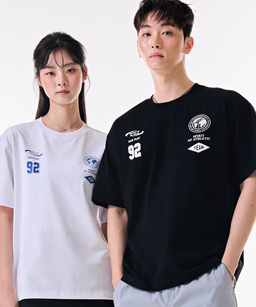 CHASECULT(チェイスカルト)の「共用フロントグラフィック半袖Tシャツ-DBRU5844D03(Tシャツ/カットソー・レディース・ブラック・90/95/100/105)」の2枚目の写真