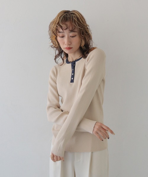 CLEIO（クレイオ）の「【CLEIO】ヘンリーネックリブニット HENLEY NECK RIB KNIT/986-14617（Tシャツ/カットソー・レディース・アイボリー/ブラック/ネイビー/レッド・FREE）」の6枚目の写真