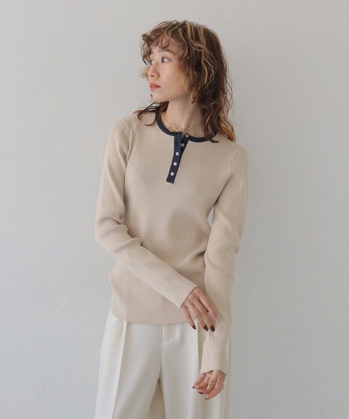 CLEIO（クレイオ）の「【CLEIO】ヘンリーネックリブニット HENLEY NECK RIB KNIT/986-14617（Tシャツ/カットソー・レディース・アイボリー/ブラック/ネイビー/レッド・FREE）」の8枚目の写真