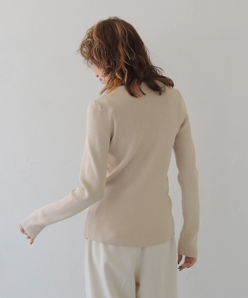CLEIO（クレイオ）の「【CLEIO】ヘンリーネックリブニット HENLEY NECK RIB KNIT/986-14617（Tシャツ/カットソー・レディース・アイボリー/ブラック/ネイビー/レッド・FREE）」の10枚目の写真