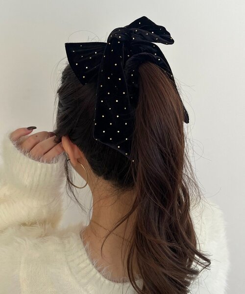 prose verse（プロズヴェール）の「ゴールドドットベロアリボンヘアゴム（シュシュ・レディース・ブラック/ベージュ・FREE）」の2枚目の写真
