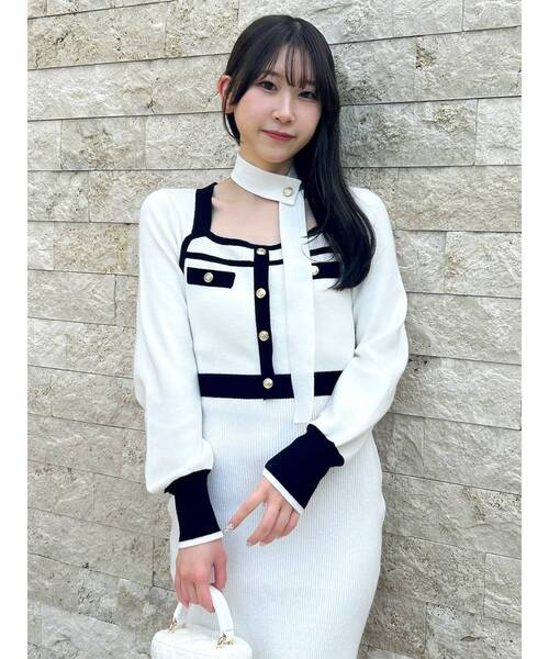 dazzlin(ダズリン)の「バイカラーニットワンピース(ワンピース・レディース・ブラック/オフホワイト/ブルー・FREE)」の13枚目の写真