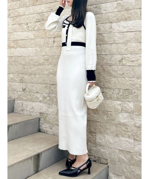 dazzlin(ダズリン)の「バイカラーニットワンピース(ワンピース・レディース・ブラック/オフホワイト/ブルー・FREE)」の15枚目の写真