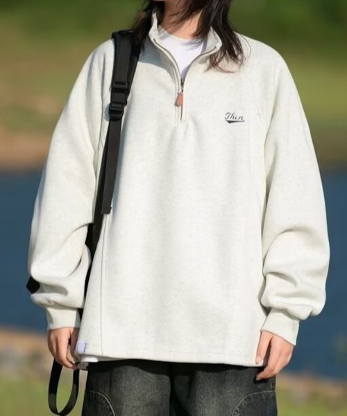 MASHIRO(マシロ)の「【MASHIRO】胸刺繍 ハーフジップオーバーサイズスエット ユニセックス 裏起毛(MA/EK127)(スウェット・レディース・ライトグレー・FREE)」の1枚目の写真