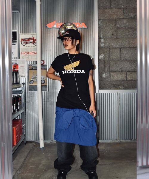 PHYPS MOTORCYCLE（フィップスモーターサイクル）の「[Archive line] Wing Logo Short Sleeve_Red（Tシャツ/カットソー・レディース・その他・SMALL/MEDIUM/LARGE/X-LARGE）」の7枚目の写真