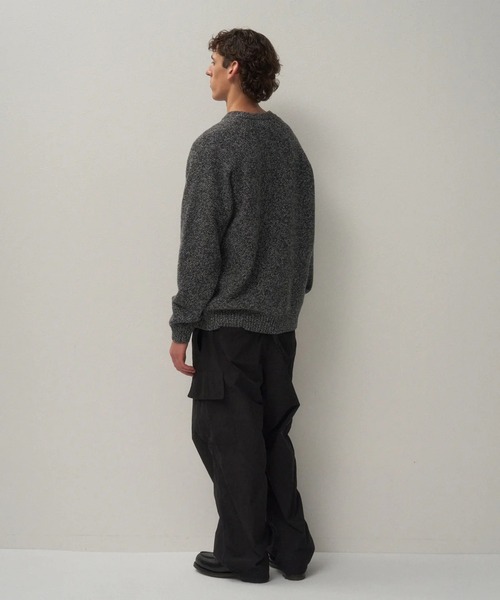 ATON（エイトン）の「【ATON/エイトン】LAMBS WOOL CREWNECK SWEATER（ニット/セーター・メンズ・ブラック/マルチ/ブラウン・4/6）」の4枚目の写真