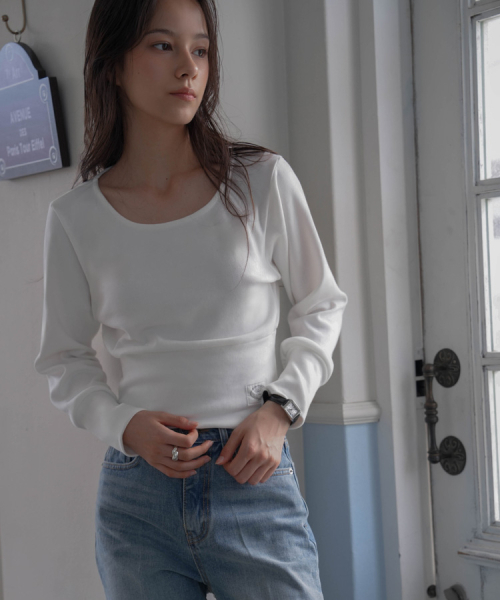 DEHEVE（デヘヴェ）の「Slim U-neck Long Sleeve [Ivory]（Tシャツ/カットソー・レディース・アイボリー・FREE）」の3枚目の写真