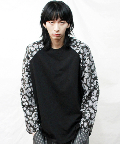 DEMARC(ドゥマーク)の「ボックスフィットラグランスリーブペイズリーTシャツブラック(Tシャツ/カットソー・メンズ・その他・MEDIUM/LARGE)」の1枚目の写真