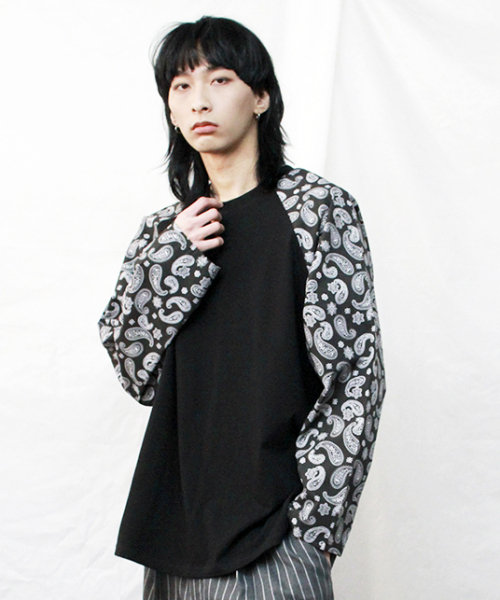 DEMARC(ドゥマーク)の「ボックスフィットラグランスリーブペイズリーTシャツブラック(Tシャツ/カットソー・メンズ・その他・MEDIUM/LARGE)」の2枚目の写真