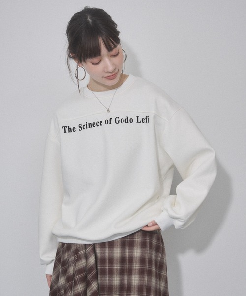 ENVYM（アンビー）の「ロゴプリントオーバーサイズスウェットPO（スウェット・レディース・ホワイト/ブラック/レッド・FREE）」の6枚目の写真