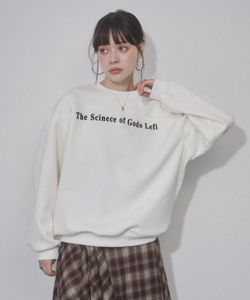 ENVYM（アンビー）の「ロゴプリントオーバーサイズスウェットPO（スウェット・レディース・ホワイト/ブラック/レッド・FREE）」の7枚目の写真