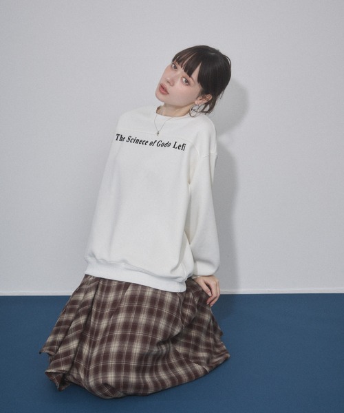 ENVYM（アンビー）の「ロゴプリントオーバーサイズスウェットPO（スウェット・レディース・ホワイト/ブラック/レッド・FREE）」の8枚目の写真