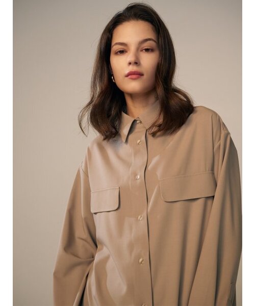 TOSE(トセ)の「ルーズフィットポケットロングシャツカーキベージュ(シャツ/ブラウス・レディース・その他・FREE)」の2枚目の写真