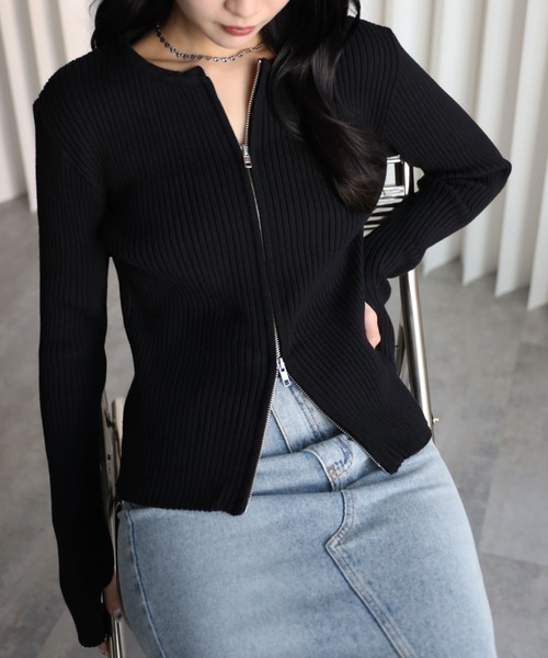 YENNA（イェンナ）の「リブZIPカーディガン　フィンガーホール付（カーディガン/ボレロ・レディース・グリーン/チャコールグレー/ブラック/グレイッシュベージュ/ブラウン・FREE）」の2枚目の写真