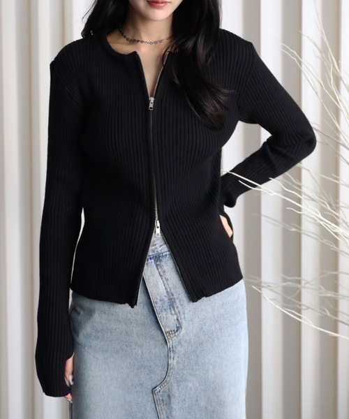 YENNA（イェンナ）の「リブZIPカーディガン　フィンガーホール付（カーディガン/ボレロ・レディース・グリーン/チャコールグレー/ブラック/グレイッシュベージュ/ブラウン・FREE）」の19枚目の写真