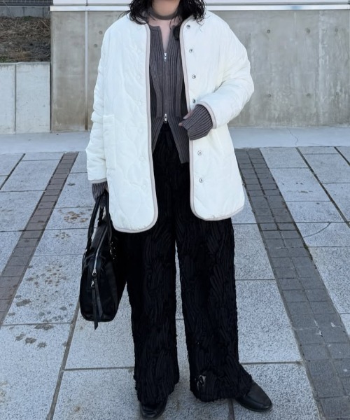 YENNA（イェンナ）の「リブZIPカーディガン　フィンガーホール付（カーディガン/ボレロ・レディース・グリーン/チャコールグレー/ブラック/グレイッシュベージュ/ブラウン・FREE）」の13枚目の写真