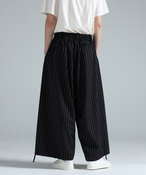 Y-3（ワイスリー）の「Y-3 REFINED WOOL CROPPED WIDE LEG PANTS（その他パンツ・メンズ・ブラック×ホワイト・X-SMALL/SMALL/MEDIUM/LARGE/XX-SMALL/X-LARGE）」の4枚目の写真