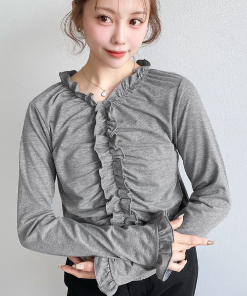 moment+(モーメントプラス)の「Vネックギャザーフリル長袖カットソー(Tシャツ/カットソー・レディース・ブラック/オフホワイト/イエロー/杢グレー・M)」の16枚目の写真