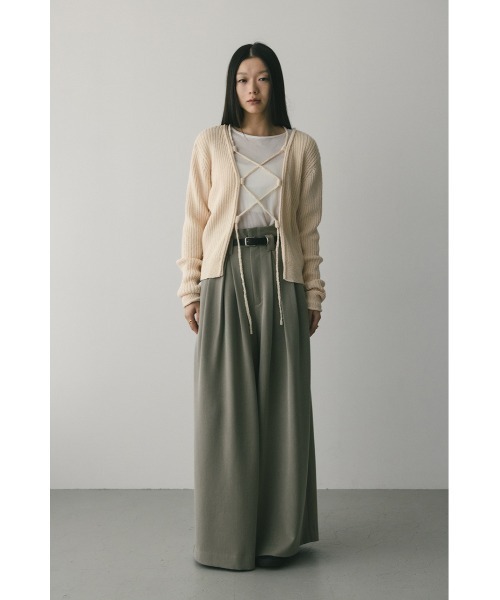 STYLEMIXER(スタイルミキサー)の「ハイウエストタックワイドパンツ(スラックス・レディース・イエロー/ブラック/ライトベージュ・SMALL/MEDIUM)」の14枚目の写真