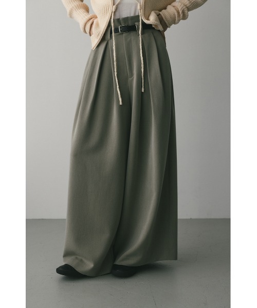 STYLEMIXER(スタイルミキサー)の「ハイウエストタックワイドパンツ(スラックス・レディース・イエロー/ブラック/ライトベージュ・SMALL/MEDIUM)」の15枚目の写真