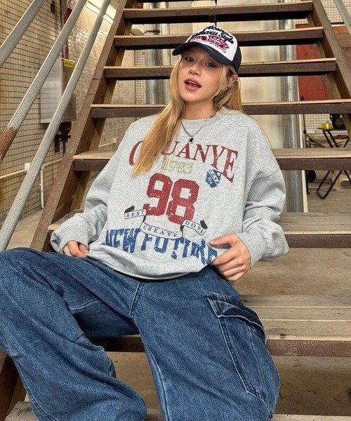 inst.ALL(インストール)の「春も使える!ヴィンテージライクロゴスウェットトレーナー(スウェット・レディース・グレー・M)」の2枚目の写真