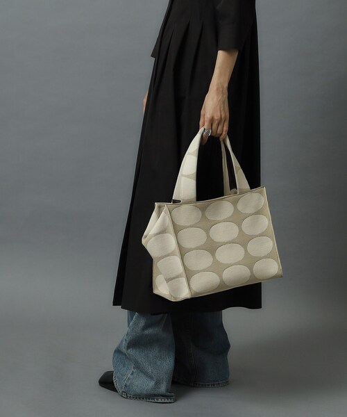 HIROKO HAYASHI（ヒロコハヤシ）の「TRICO（トリコ）トートバッグ（トートバッグ・レディース・ベージュ系4/サックスブルー系4・00）」の15枚目の写真