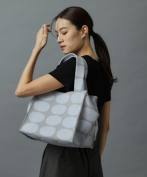HIROKO HAYASHI（ヒロコハヤシ）の「TRICO（トリコ）トートバッグ（トートバッグ・レディース・ベージュ系4/サックスブルー系4・00）」の2枚目の写真
